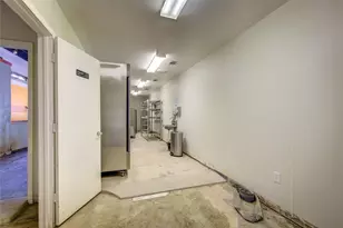 1213 Washington St, Commerce, TX 75428 - Photo 13