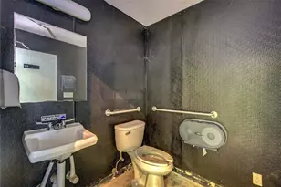 1213 Washington St, Commerce, TX 75428 - Photo 21