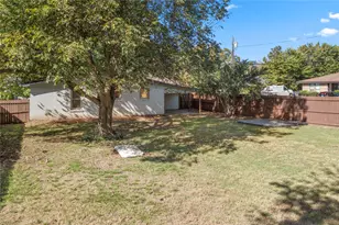 2221 N Alexander St, Sherman, TX 75092 - Photo 23