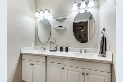 305 Westover Drive, Euless, TX 76039 - Photo 13