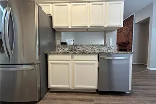 2816 Beaty Ct, Fort Worth, TX 76112 - Photo 9