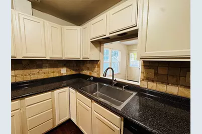 2704 N 32nd Street, Waco, TX 76708 - Photo 11