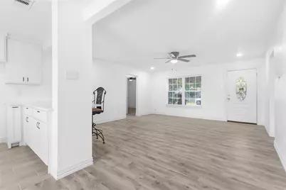 10124 Shayna Drive, Dallas, TX 75217 - Photo 11