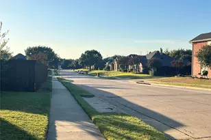 2309 York Ct, Carrollton, TX 75006 - Photo 33