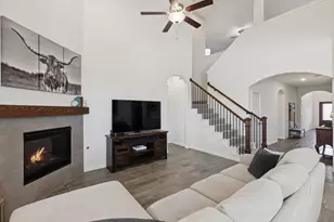 1353 Lake Grove Dr, Little Elm, TX 75068 - Photo 11