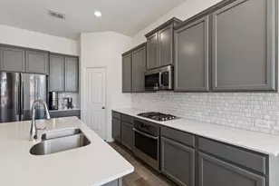 1353 Lake Grove Dr, Little Elm, TX 75068 - Photo 9