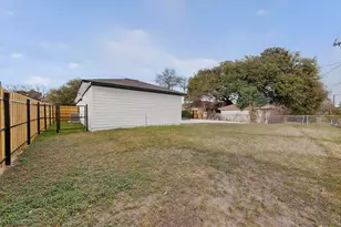 2534 Millermore St, Dallas, TX 75216 - Photo 17