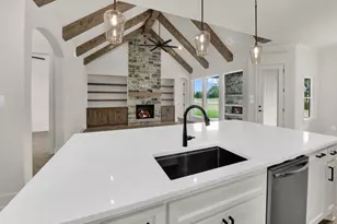 305 Wrangler Ct, Weatherford, TX 76088 - Photo 13