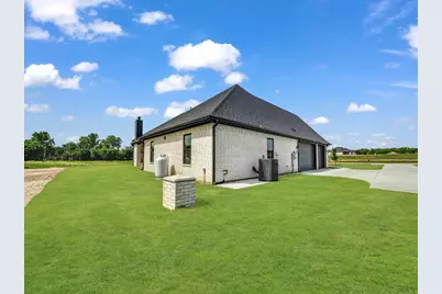 143 Desperado Way, Weatherford, TX 76088 - Photo 5