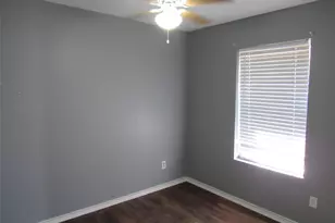 105 Wildcat Dr, Lacy Lakeview, TX 76705 - Photo 13