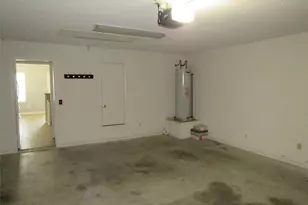 105 Wildcat Dr, Lacy Lakeview, TX 76705 - Photo 17