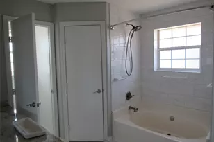 105 Wildcat Dr, Lacy Lakeview, TX 76705 - Photo 11