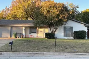 852 W Redbud Dr, Hurst, TX 76053 - Photo 1