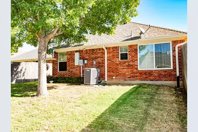 9028 Racquet Club Drive, Fort Worth, TX 76120 - Photo 7