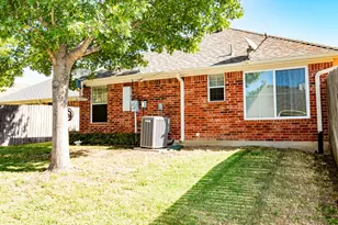 9028 Racquet Club Dr, Fort Worth, TX 76120 - Photo 7