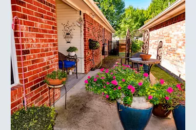 9028 Racquet Club Drive, Fort Worth, TX 76120 - Photo 3