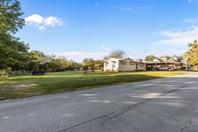 205 College Street, Chico, TX 76431 - Photo 3