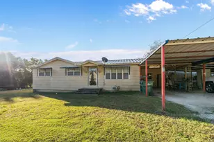 205 College St, Chico, TX 76431 - Photo 3