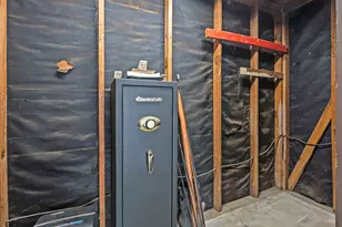 205 College St, Chico, TX 76431 - Photo 11