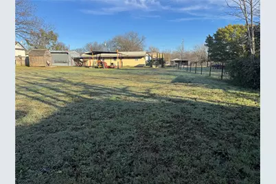 205 College Street, Chico, TX 76431 - Photo 37