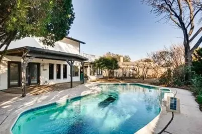 2706 S Surrey Drive, Carrollton, TX 75006 - Photo 25