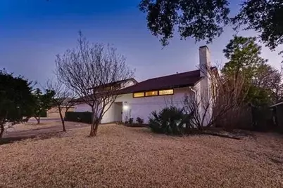 2706 S Surrey Drive, Carrollton, TX 75006 - Photo 29