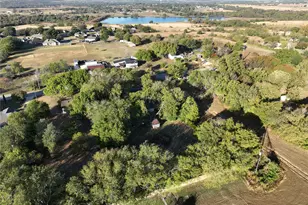 801 N Houston St, Lorena, TX 76655 - Photo 3