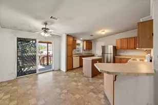 221 N Kemp St, Mabank, TX 75147 - Photo 9