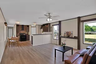 6624 Sunset Cove Ct, Granbury, TX 76049 - Photo 3