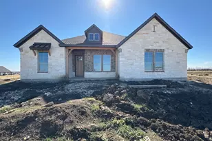 930 Co Rd 200, Valley View, TX 76272 - Photo 1