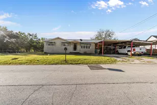 205 College St, Chico, TX 76431 - Photo 7