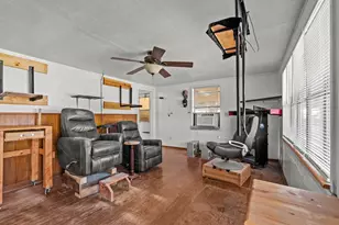 205 College St, Chico, TX 76431 - Photo 11