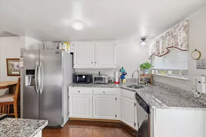 722 Creekwood Court, Lewisville, TX 75067 - Photo 7