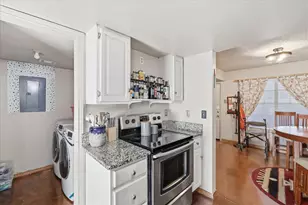 722 Creekwood Ct, Lewisville, TX 75067 - Photo 9