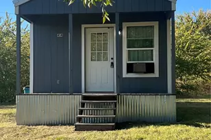 414 Cowan St, Bowie, TX 76230 - Photo 1