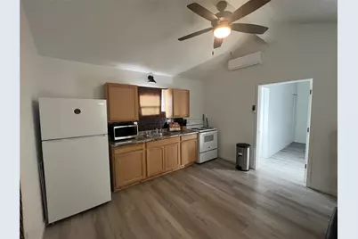 414 Cowan Street, Bowie, TX 76230 - Photo 5