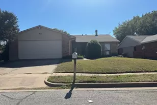 6808 Blackberry Dr, Arlington, TX 76016 - Photo 1