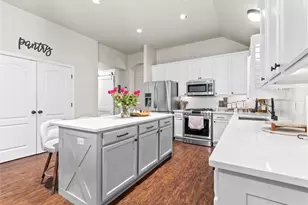 2005 Michelle Creek Dr, Little Elm, TX 75068 - Photo 11