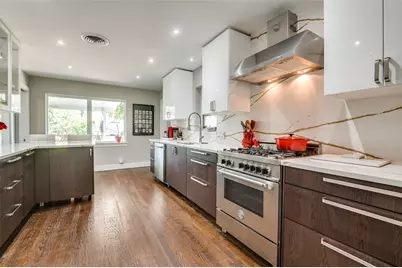 9849 County Cork Dr, Dallas, TX 75218 - Photo 9