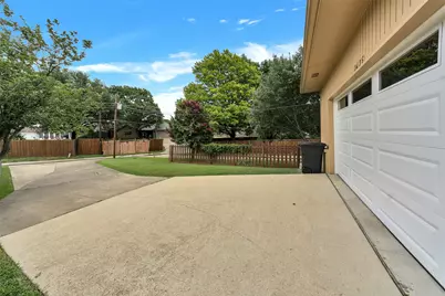 2425 Northgate Drive W, Irving, TX 75062 - Photo 37