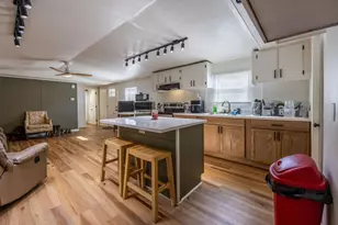 309 W Bryant St, Elm Mott, TX 76640 - Photo 7