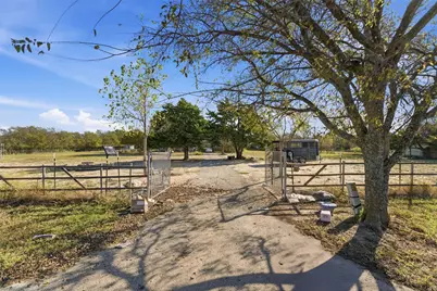 1906 Lillian Avenue, Glenn Heights, TX 75154 - Photo 37