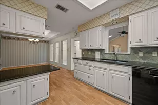 3119 Bonham St, Greenville, TX 75402 - Photo 9