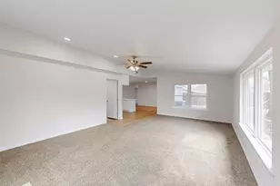 538 E Fairmeadows Dr, Duncanville, TX 75116 - Photo 3