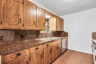 815 N Bledsoe St, Gilmer, TX 75644 - Photo 9