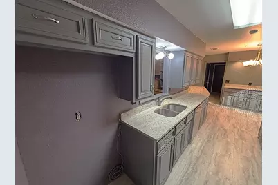 3042 Kiestridge Drive, Dallas, TX 75233 - Photo 9