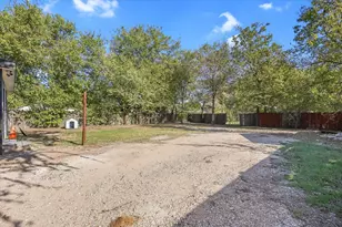 3236 Tom Ellen St, Fort Worth, TX 76111 - Photo 13