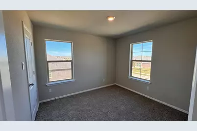 325 Wildrose Circle, Cleburne, TX 76033 - Photo 17