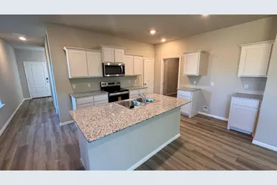 325 Wildrose Circle, Cleburne, TX 76033 - Photo 3