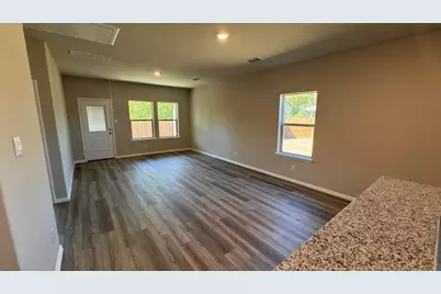 325 Wildrose Circle, Cleburne, TX 76033 - Photo 5